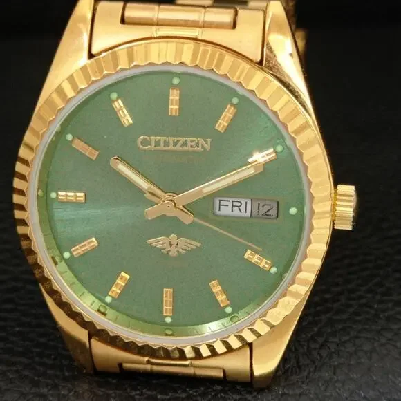 Vintage 1990 Citizen Automatic Mens Gold Watch W/daydate & Green accents - Picture 3 of 10